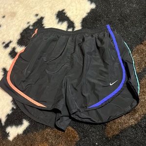 Nike dri fit black multi color medium shorts